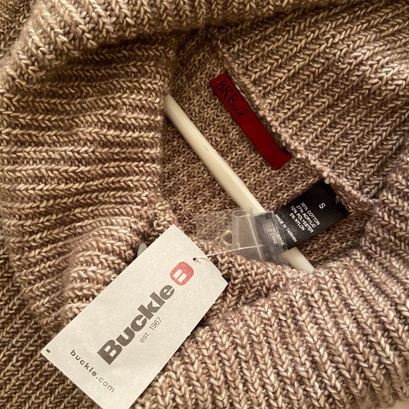 Buckle sleeveless sweater - Picture 2 of 2